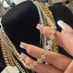 Elegant Gold adjustable clover crystal tennis necklace ✨